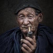 彝族老汉