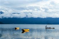 泸沽湖晨韵