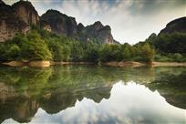 龙虎山栈道下无名水库