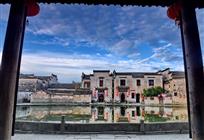 蓝天下的月沼