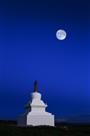 月色白塔