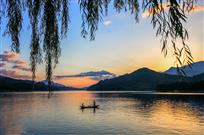 月亮岛风光旖旎