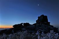 《披云山晨色》