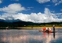 《天蓝蓝水清清》