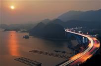 《夕阳映彩桥》