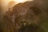 夕照山峦