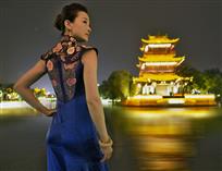 里运河畔俏佳人