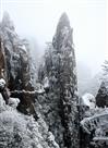 雪山之间