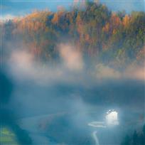 白云深处有人家