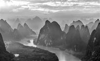 《水墨山水图》