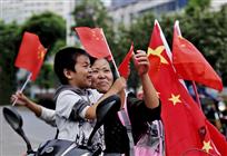 《母子国旗情》