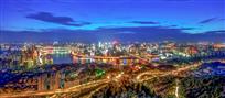 《山城夜晚景更迷人》