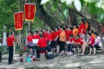 歌唱《我们的中国梦》