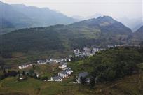 娄山关下新农居