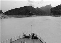 高峡出平湖