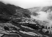 雨后山村晨色