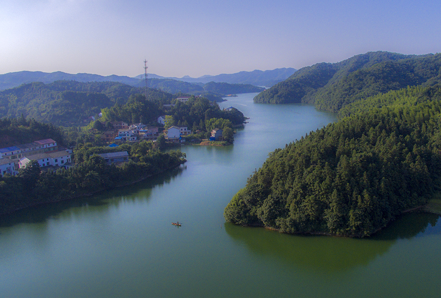 航拍于湖南省岳阳市汨罗市八景洞乡 拍摄地点 湖南岳阳市汨罗八景洞