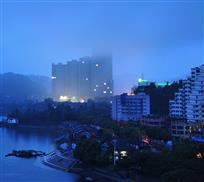 雨中之晨
