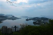 城中有湖