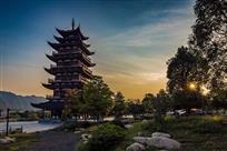 夕阳下的奎文塔