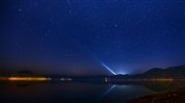 《水夜繁星》