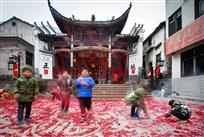 《闹春》