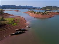 千岛湖的红土地