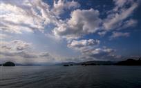 蓝天、白云千岛湖