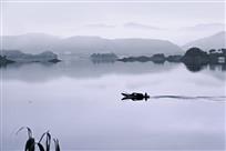 圣湖轻舟