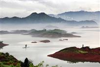 湖中景