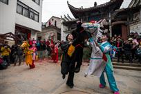 骑竹马迎新年
