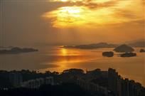 落日水浮金