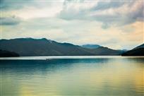 山色湖光