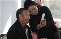 敬老院里的暖意